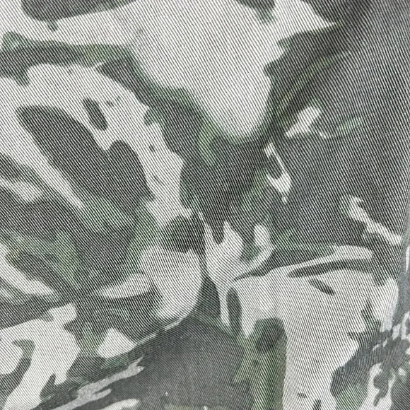 Decree 100% Cotton Camouflage Embellish Vest with Gem Collar Points Medium - Picture 9 of 16